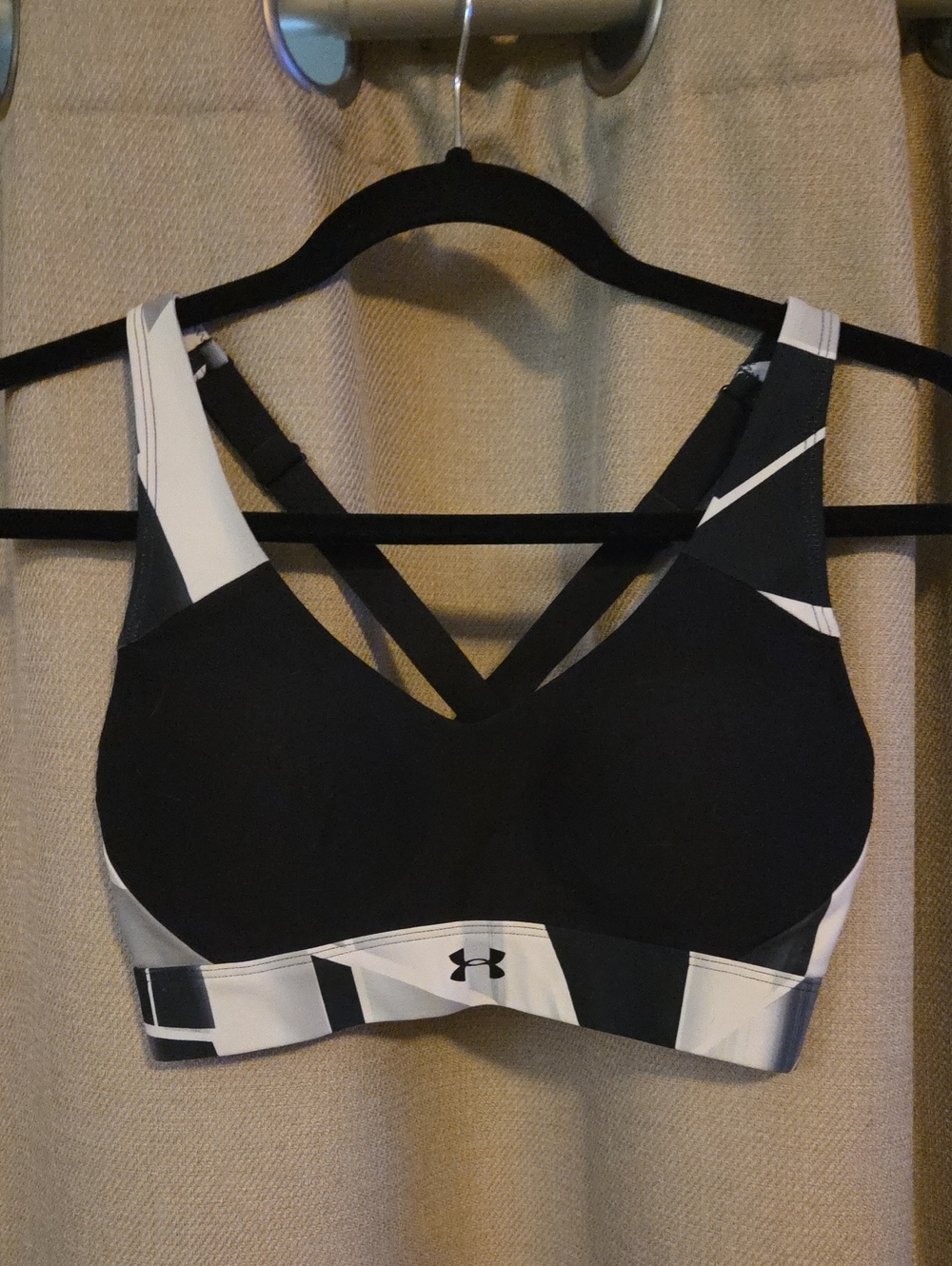 Under Armour Black and White Strappy Sports Bra